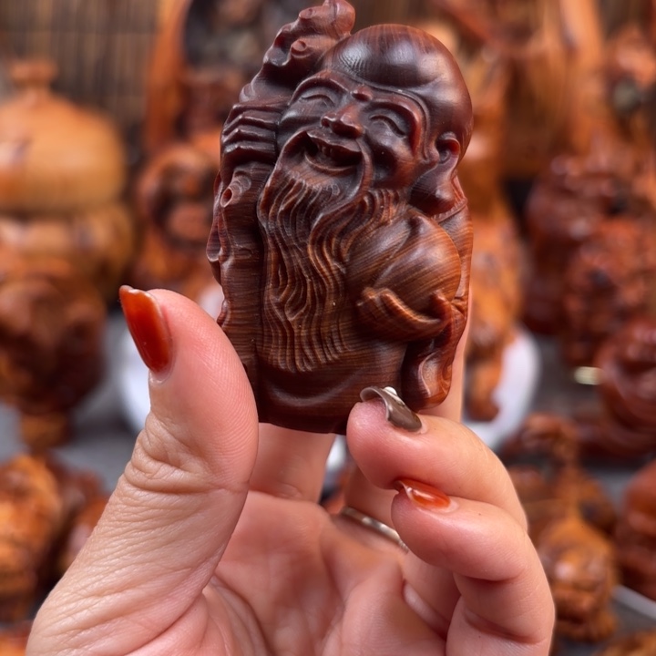 春***7太行崖柏手把件的设计和制作