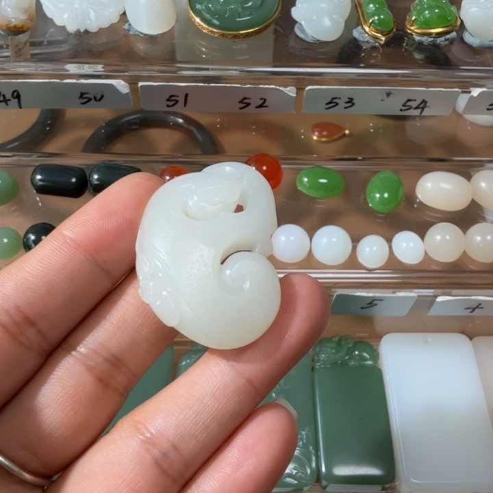 和田玉未镶嵌颈饰新疆和田玉天然毛孔皮如意