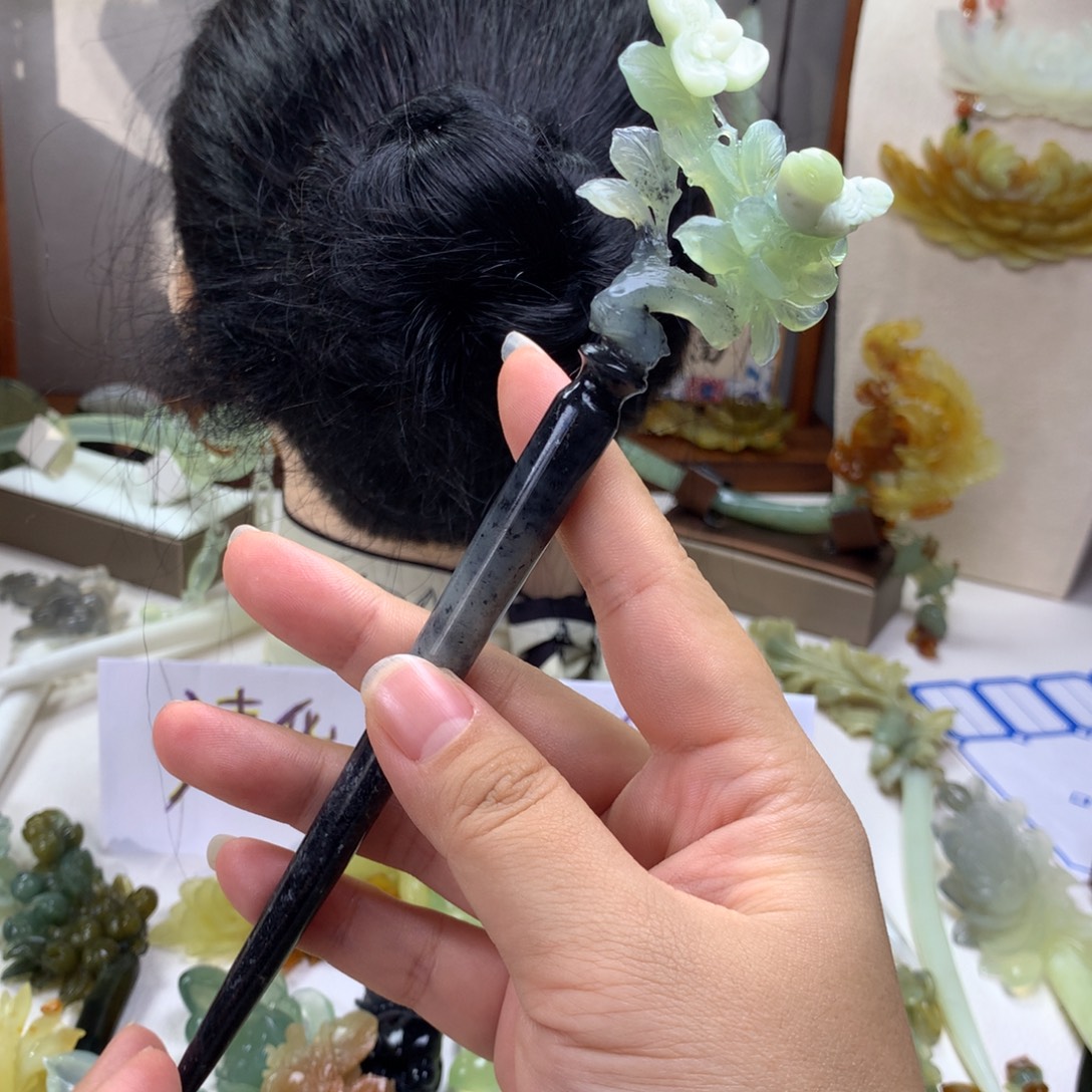 清***蛇纹石玉未镶嵌发饰