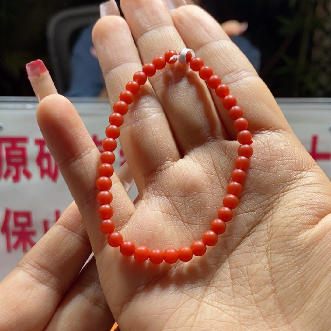 南红玛瑙4+老南红单圈未镶嵌王*