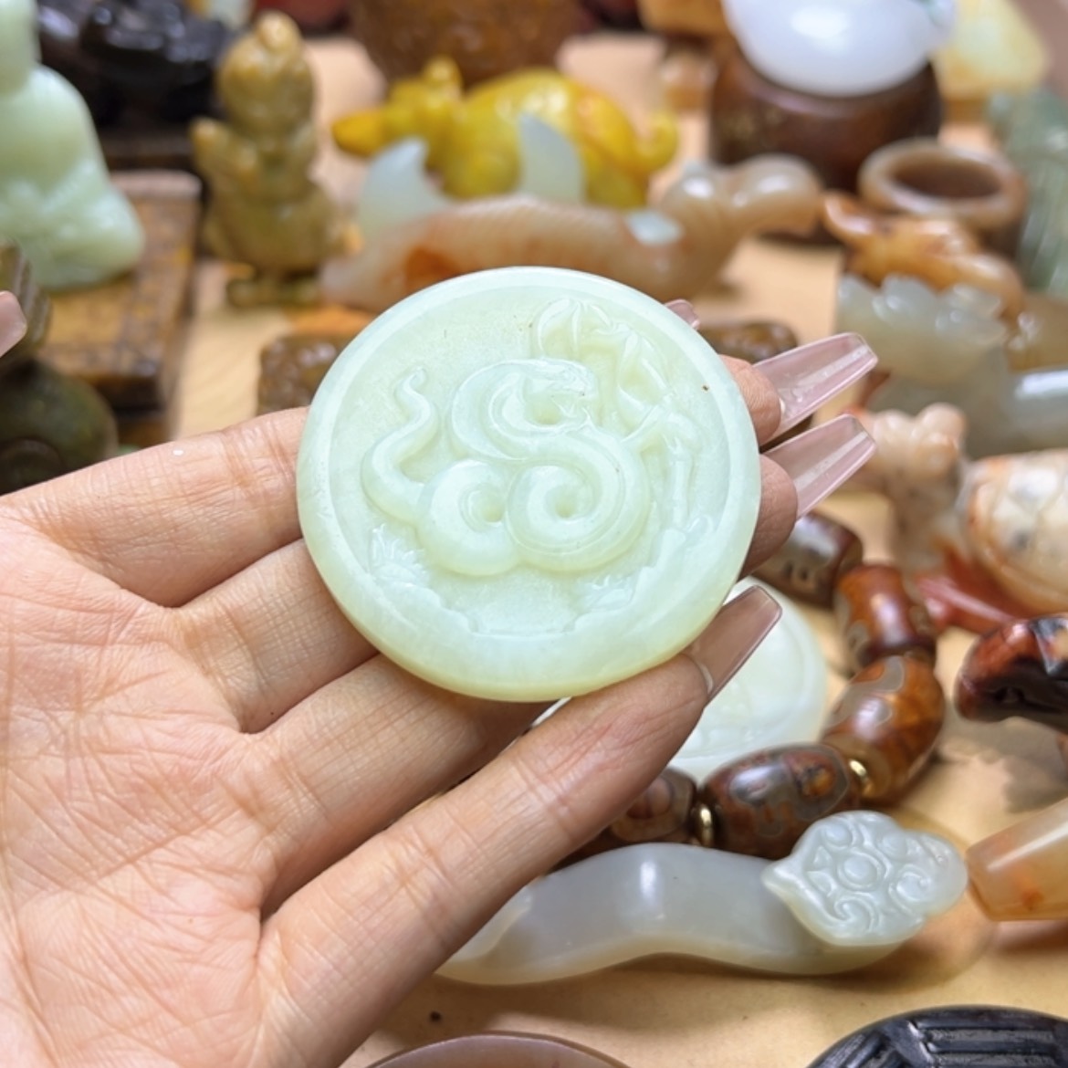 【闪购商品】蛇纹石玉颈饰未镶嵌