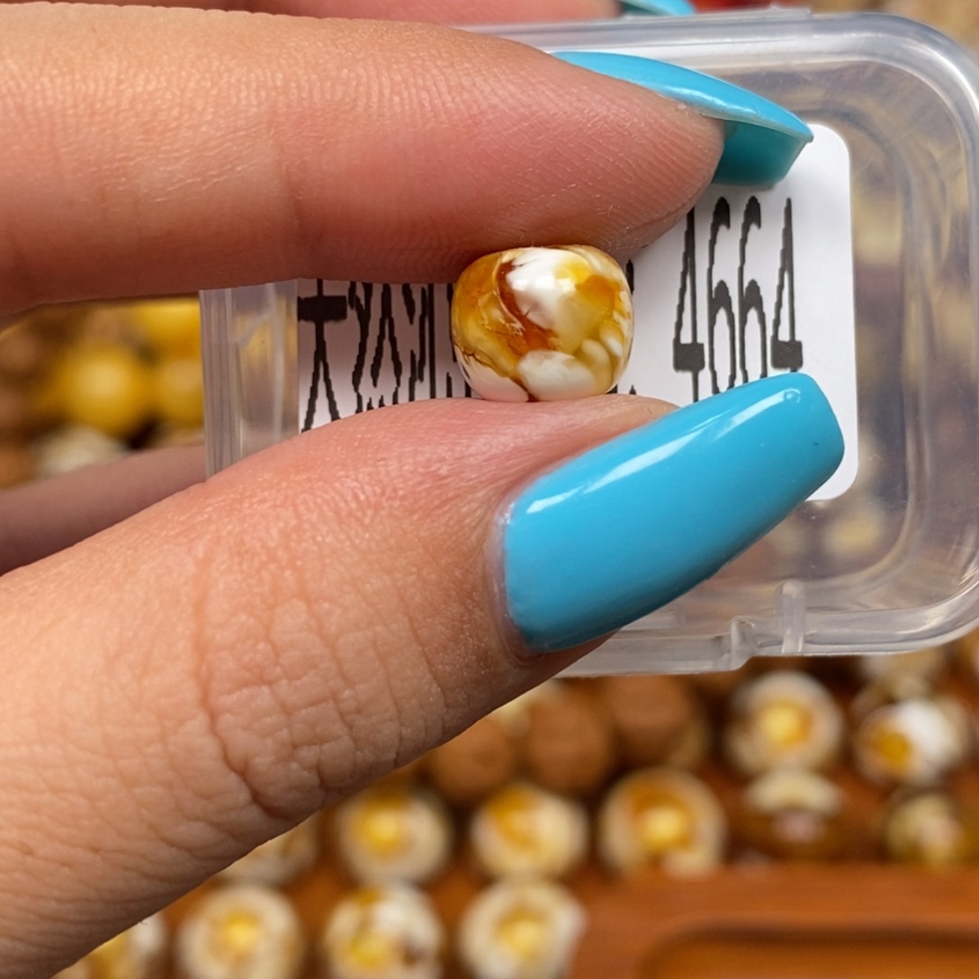 蜜蜡未镶嵌珠宝奇石4664