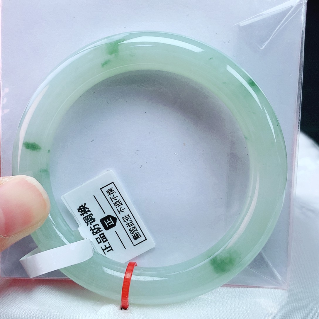 翡翠手镯未镶嵌53胖