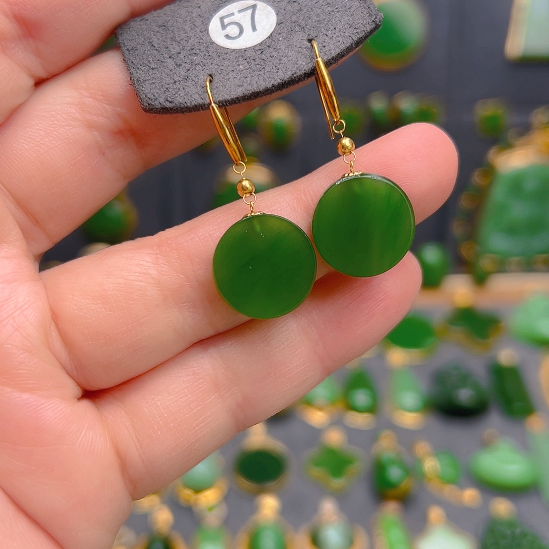 和田玉18K金镶嵌耳饰