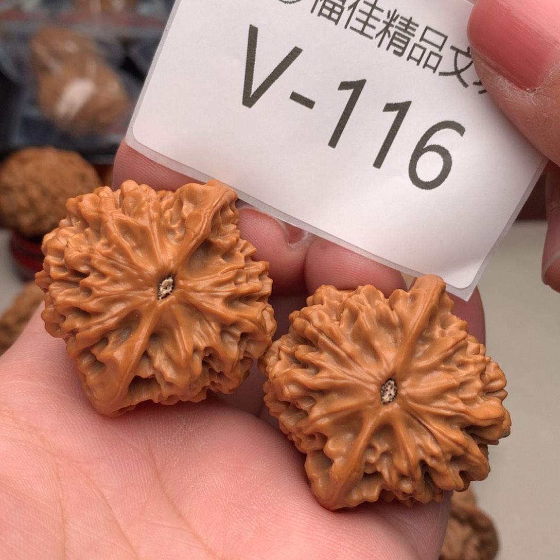 文玩核桃把件钱*仓39秦闷………..