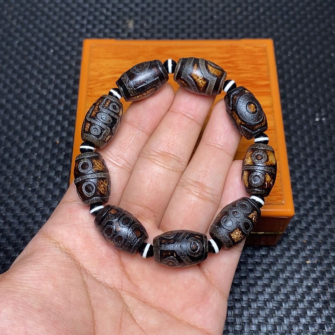 猪***克玛瑙/玉髓未镶嵌手链