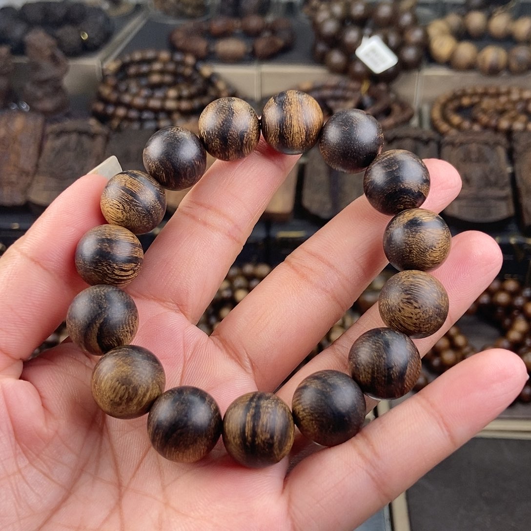 沉香手串y**东越南芽庄留疤虎斑白
