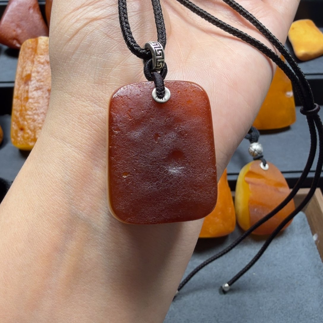 未镶嵌吊坠(赠链)琥珀