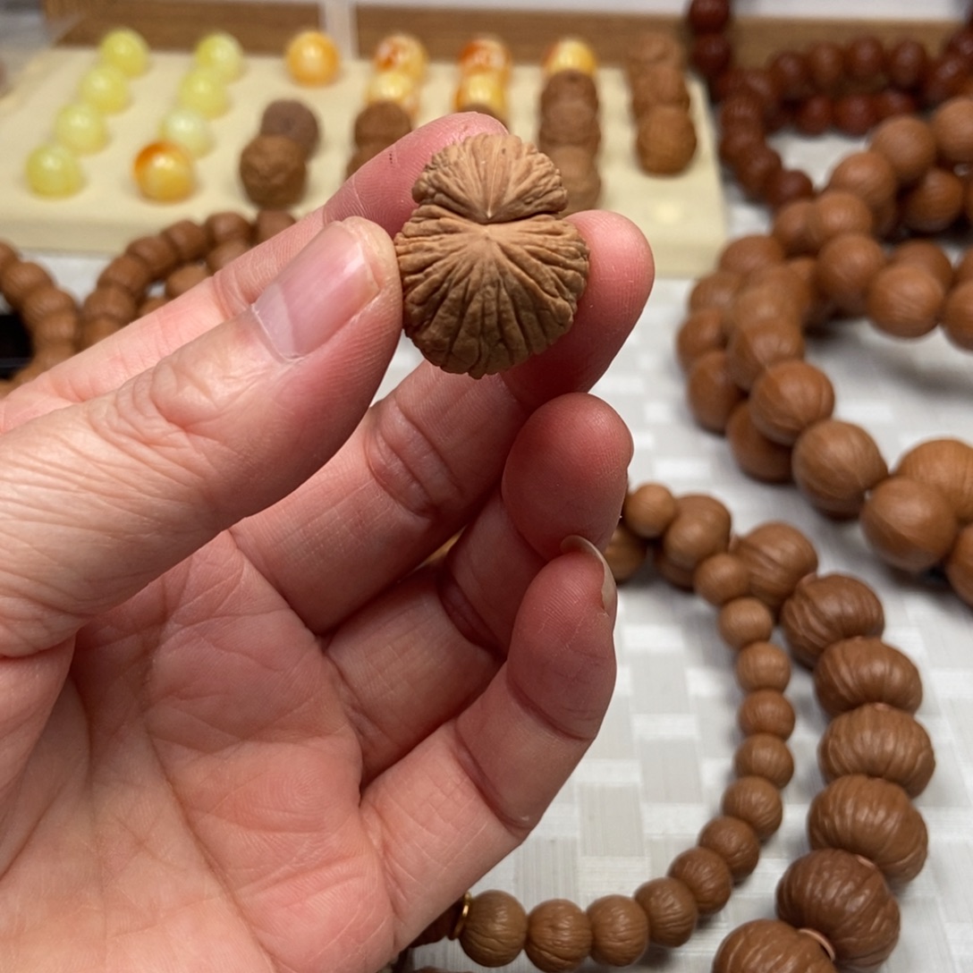 嘟***熊桃核吊坠单颗20尺寸