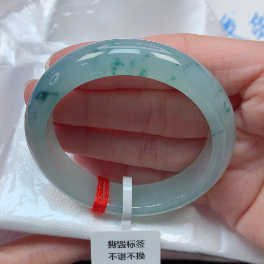 翡翠手镯未镶嵌52圈 蓝底飘蓝花 无包容 强推