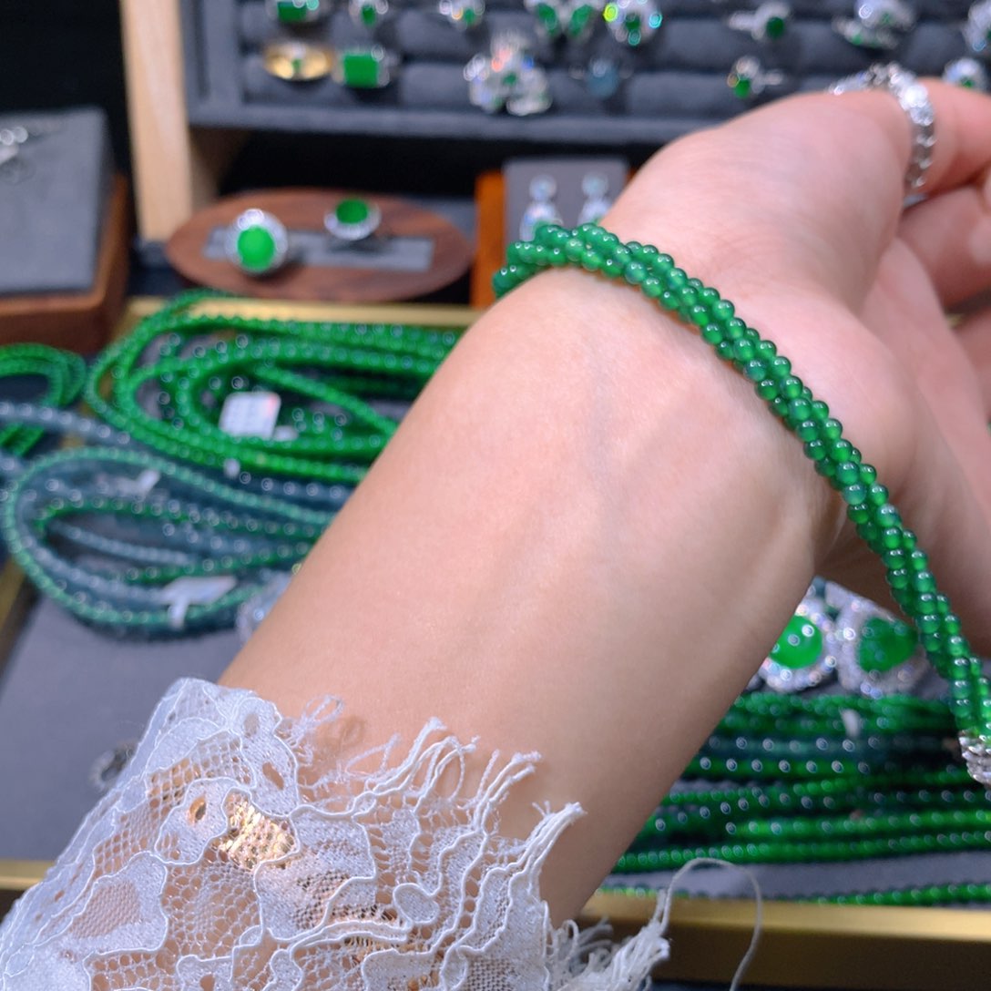 翡翠手链未镶嵌天然翡翠