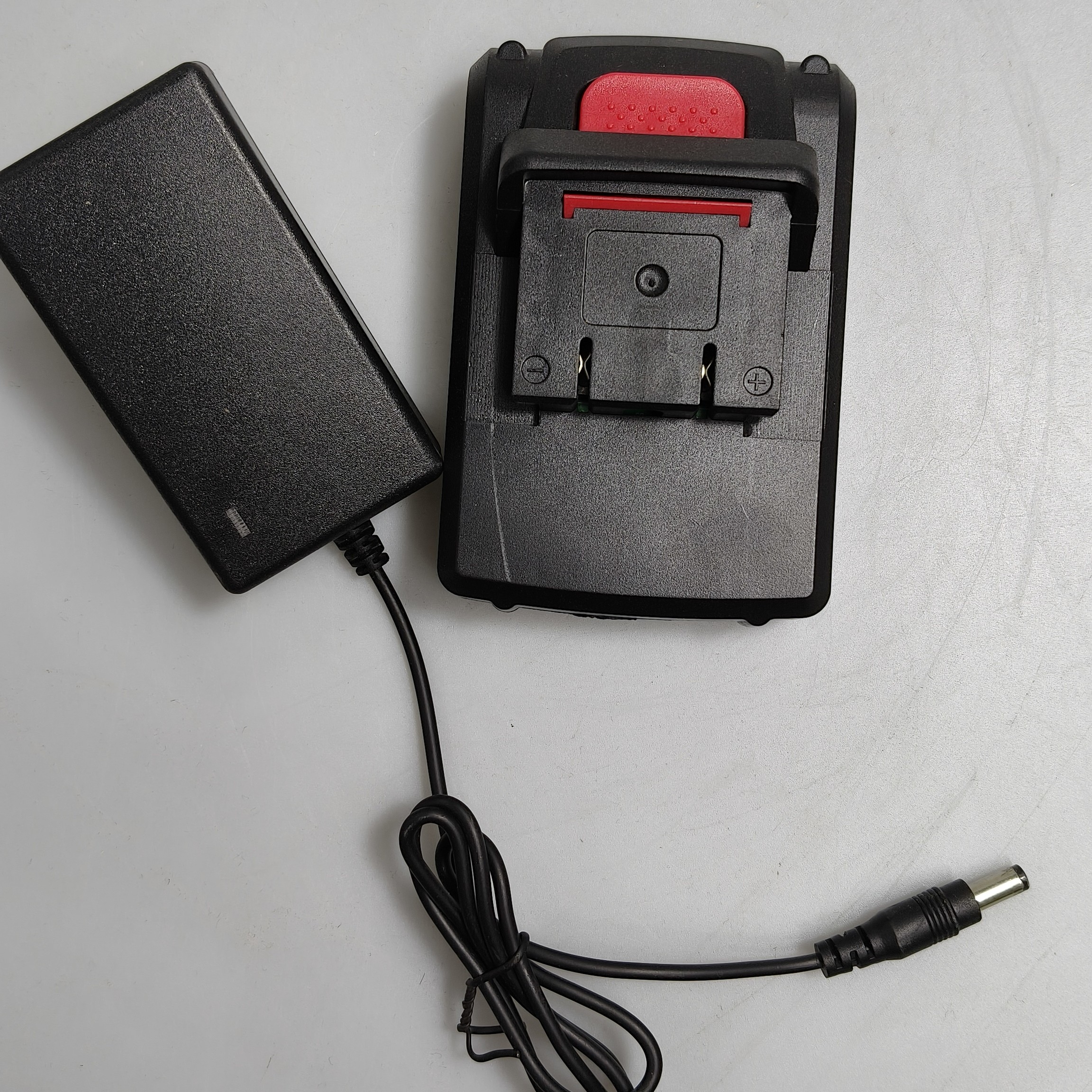 21v 德伟插脚电池包送一个充电器单只电芯 1300