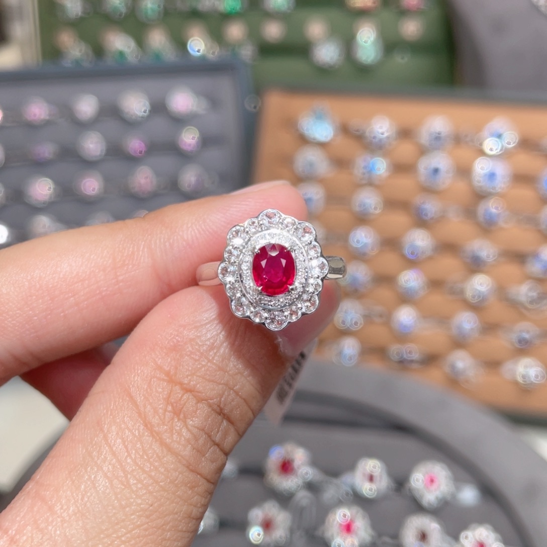 红宝石戒指18K金镶嵌1ct 缅甸