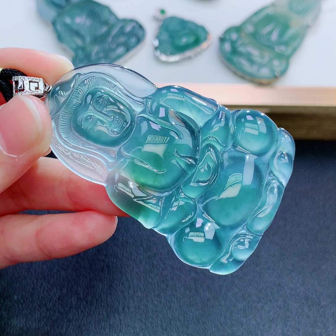 翡翠颈饰未镶嵌翡翠