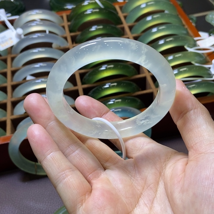 蛇纹石玉未镶嵌手镯56