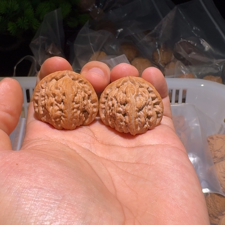 S***C吊坠文玩核桃白狮子