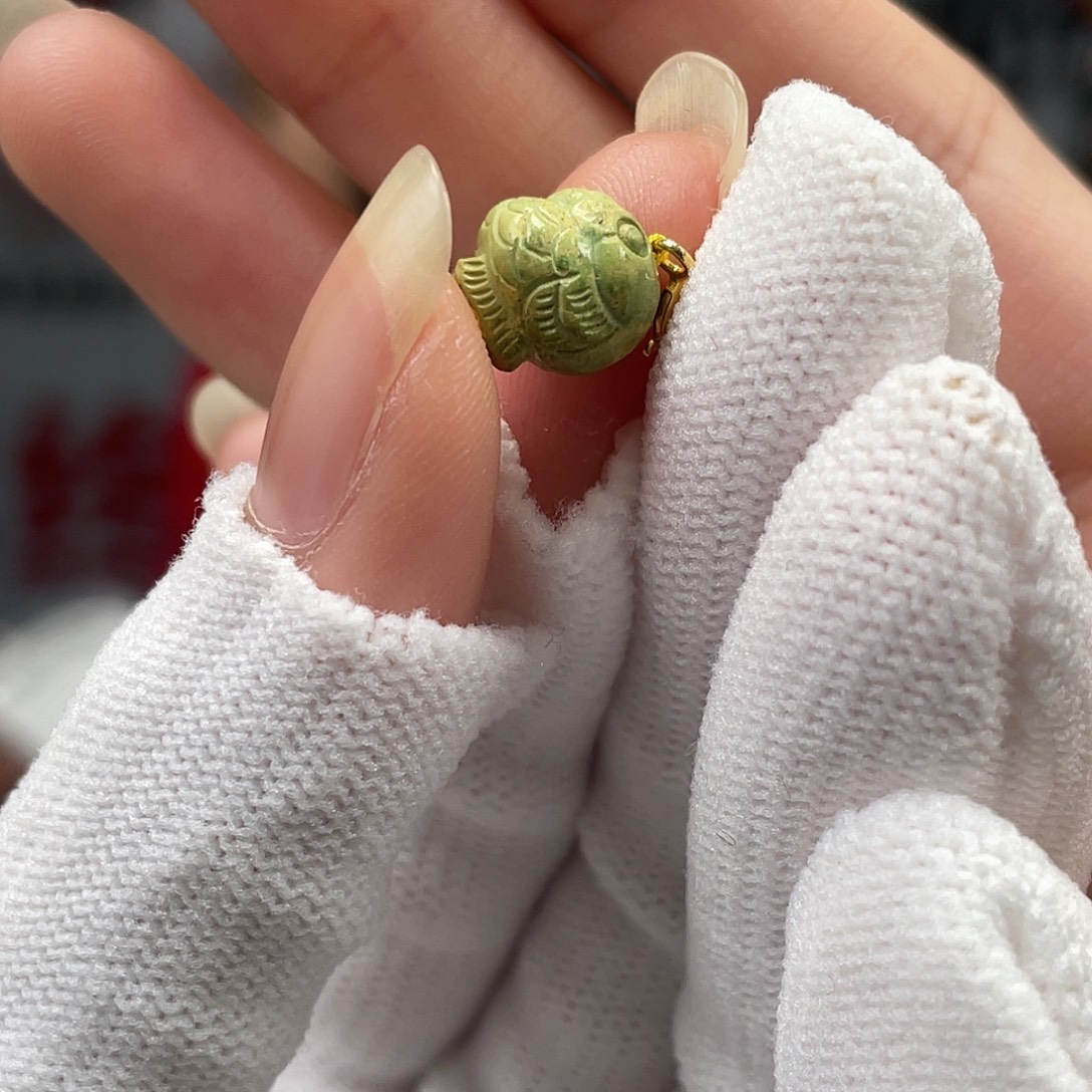 绿松石未镶嵌挂件