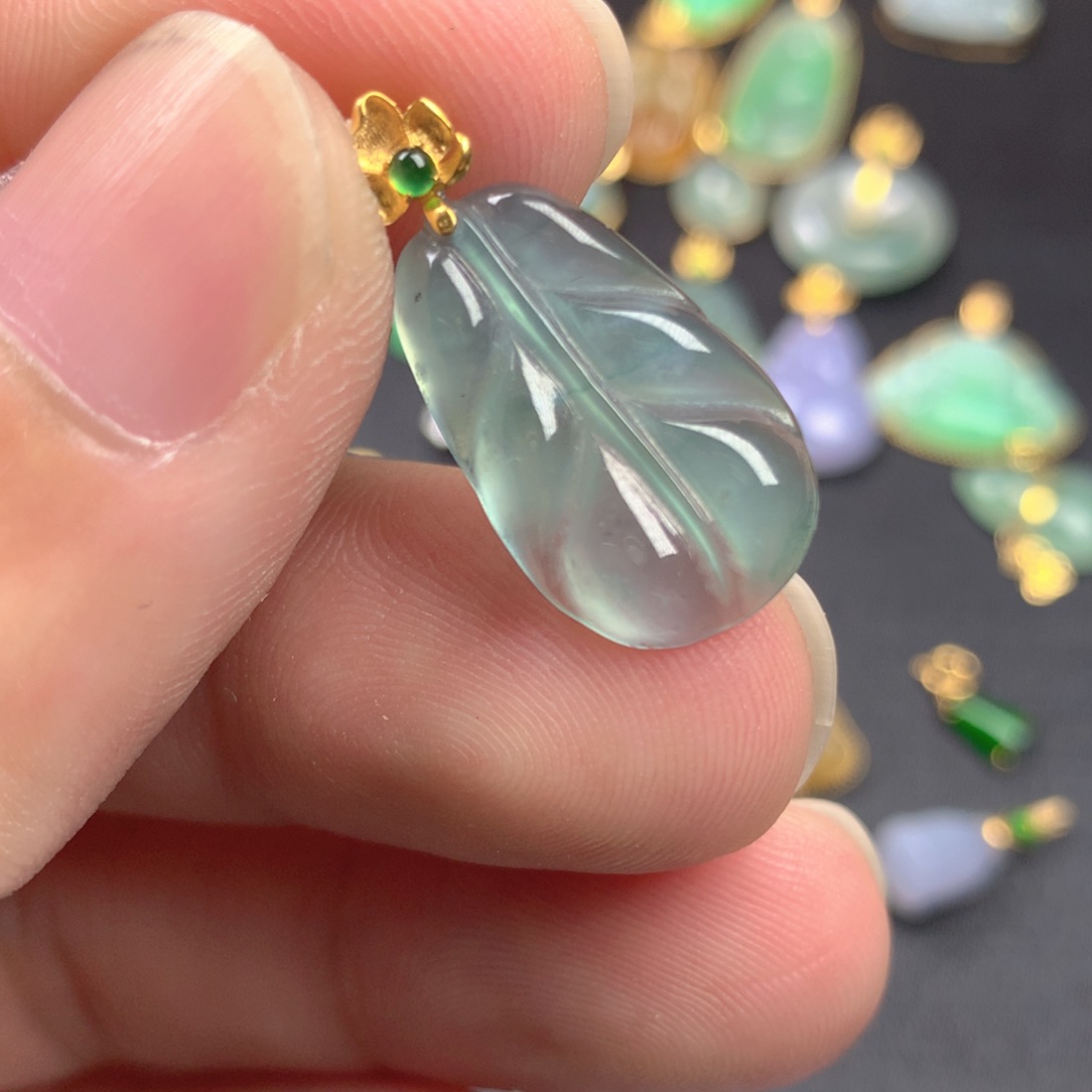 【闪购商品】颈饰18K金镶嵌翡翠翡翠