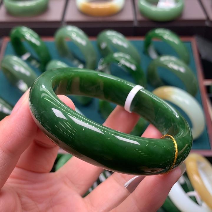 未镶嵌手镯和田玉（碧玉）6162