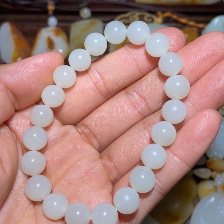 和田玉颈饰未镶嵌