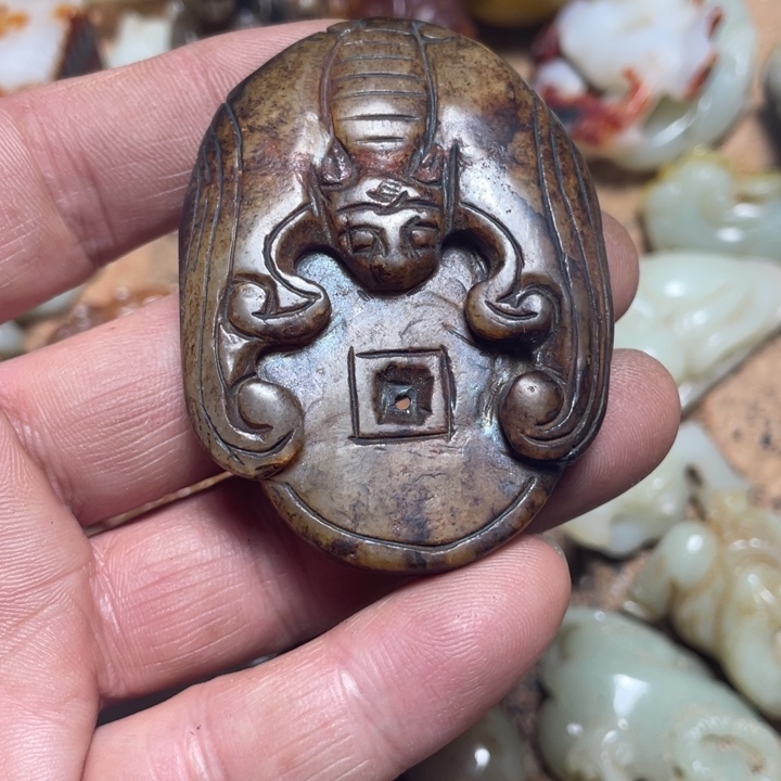 和田玉（糖玉）未镶嵌颈饰