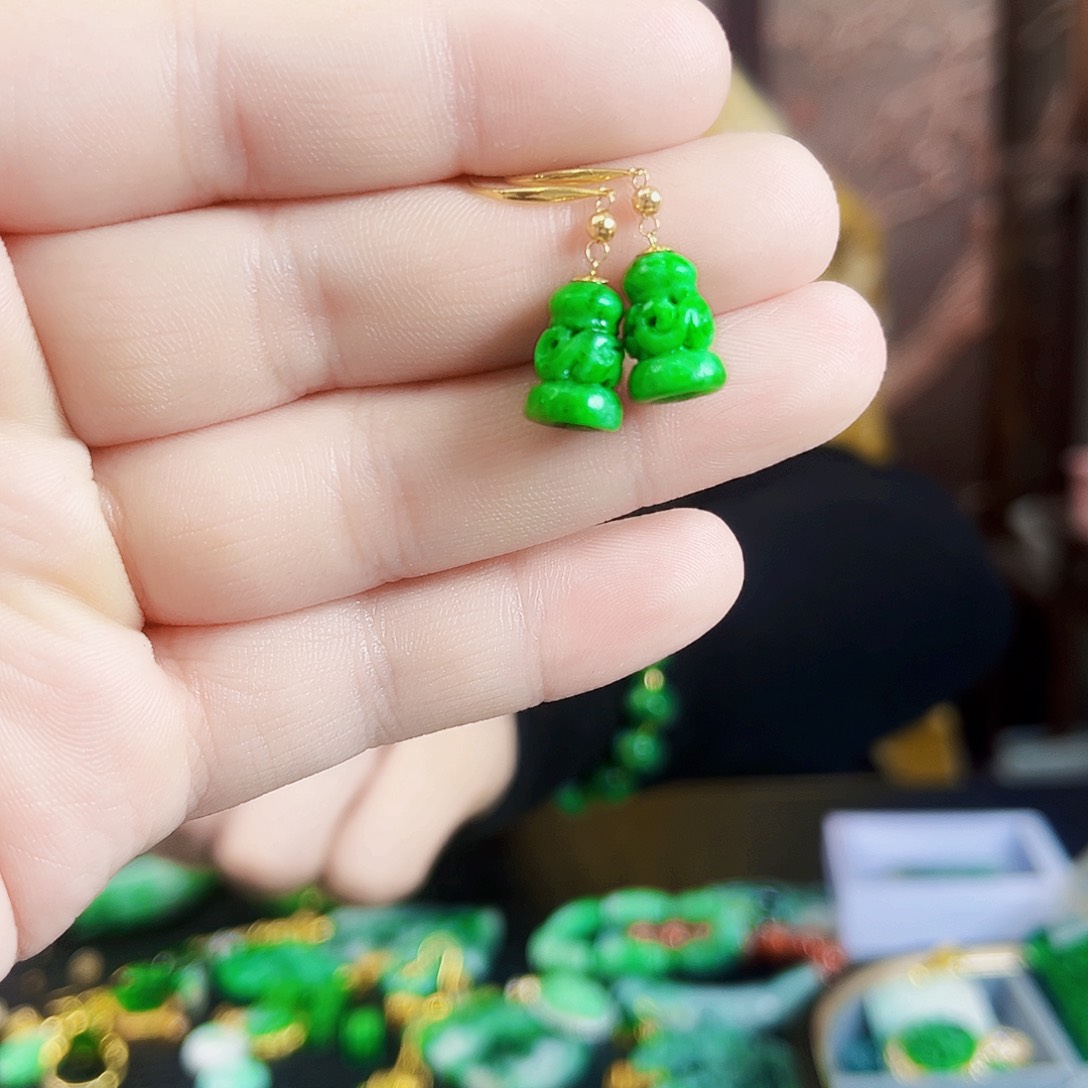 翡翠18K金镶嵌颈饰耳饰