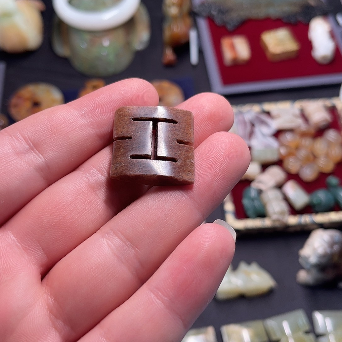 禄***哥和田玉（糖玉）未镶嵌挂件