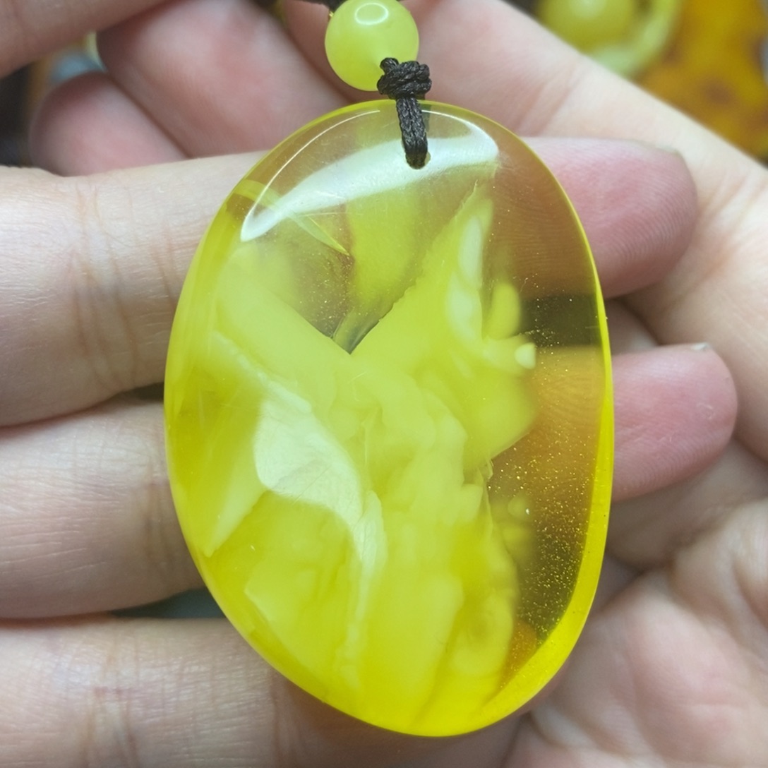 琥珀颈饰未镶嵌唐