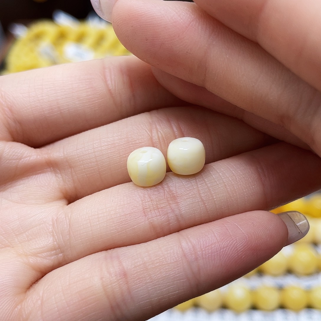 蜜蜡裸石未镶嵌老型对珠7.6mm福利