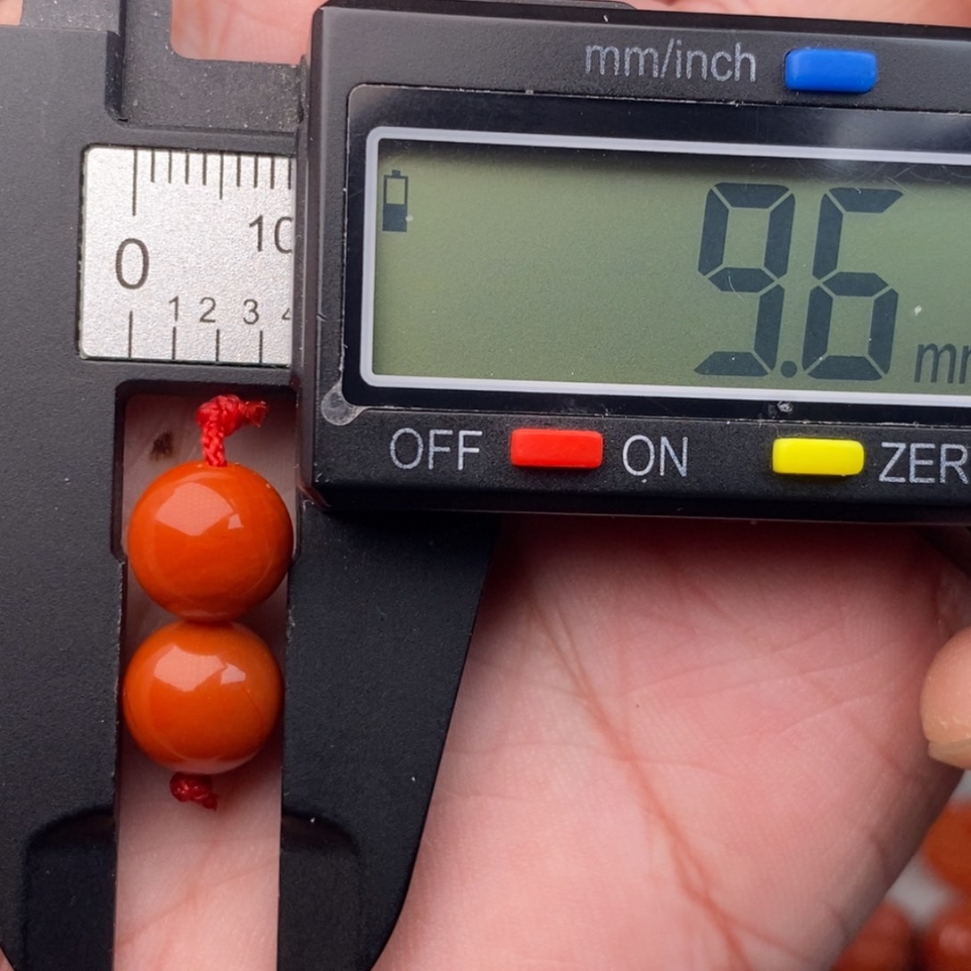 南红玛瑙配饰未镶嵌