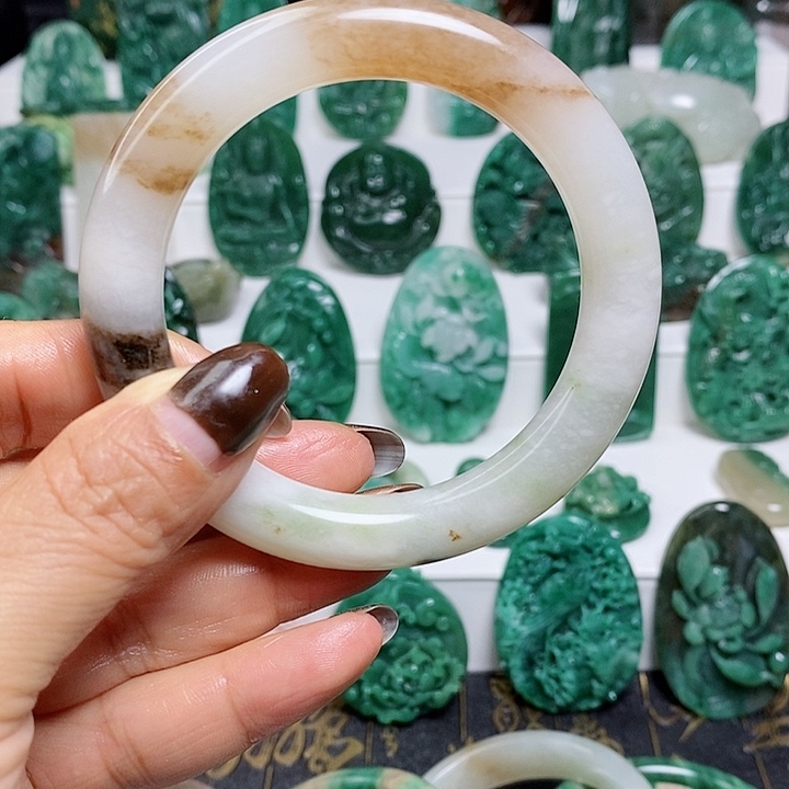 未镶嵌独山玉手镯玉**心