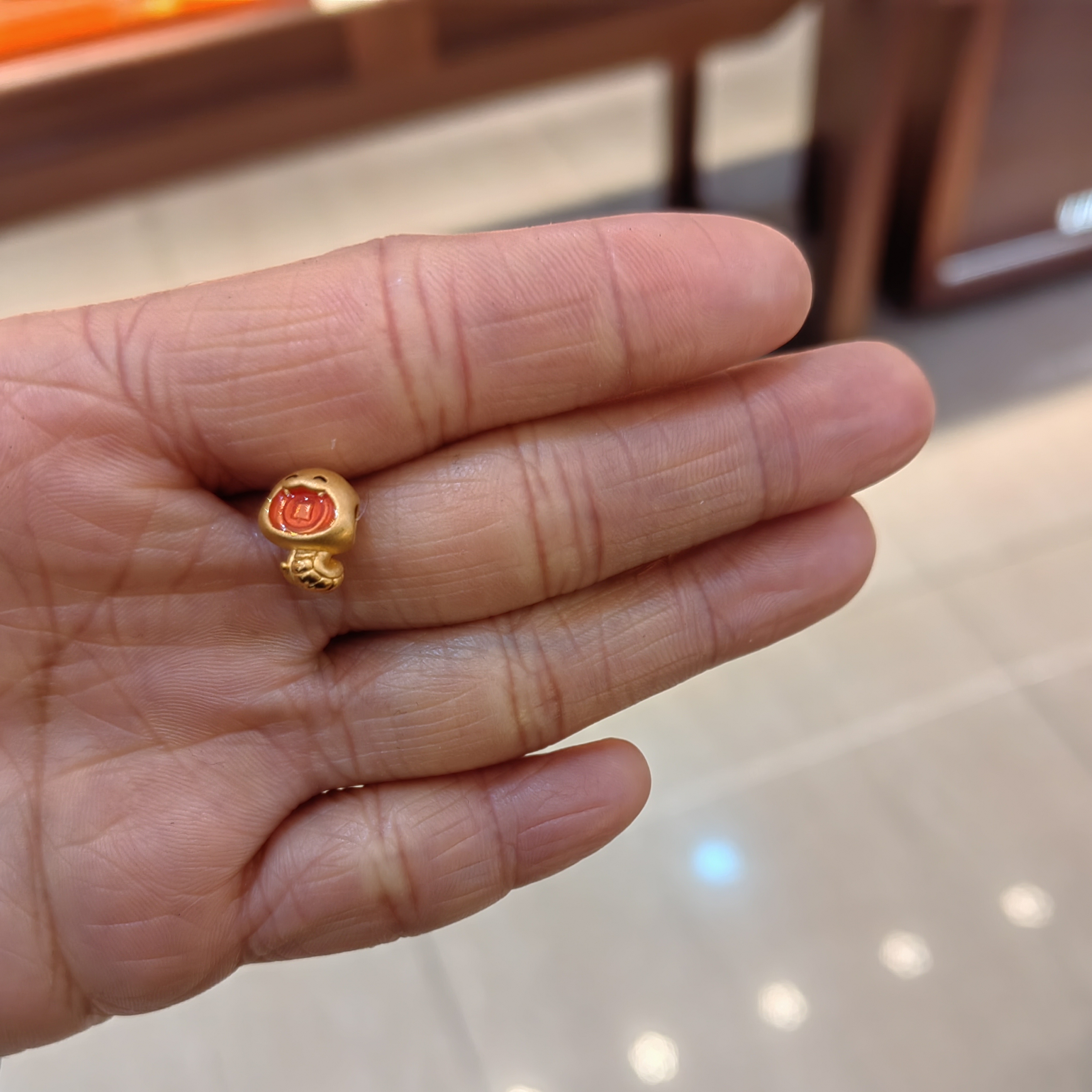 六桂福足金精美时尚吊坠