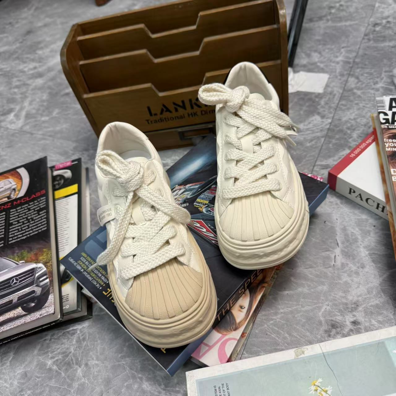 2025新款小白鞋女休闲板鞋女贝壳头百搭厚底系带单鞋33551