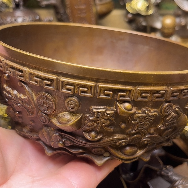 精美铜器批发档口