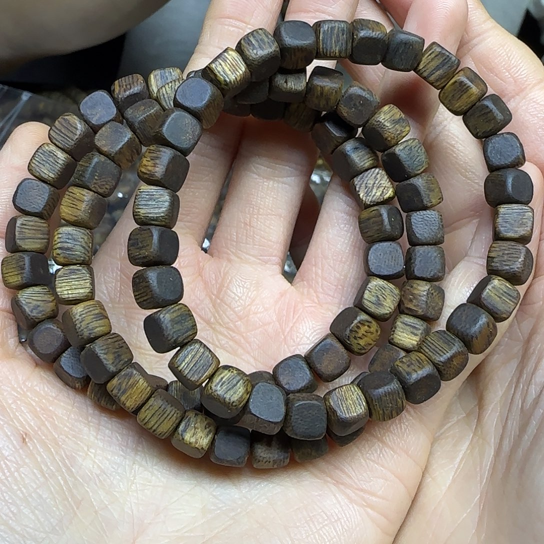 沉香碎屑沉香+沉水浮0.6方糖珠单圈5克加多样性发一