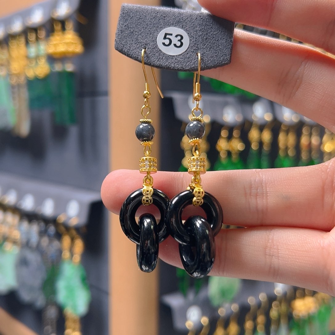 未镶嵌翡翠耳饰翡翠