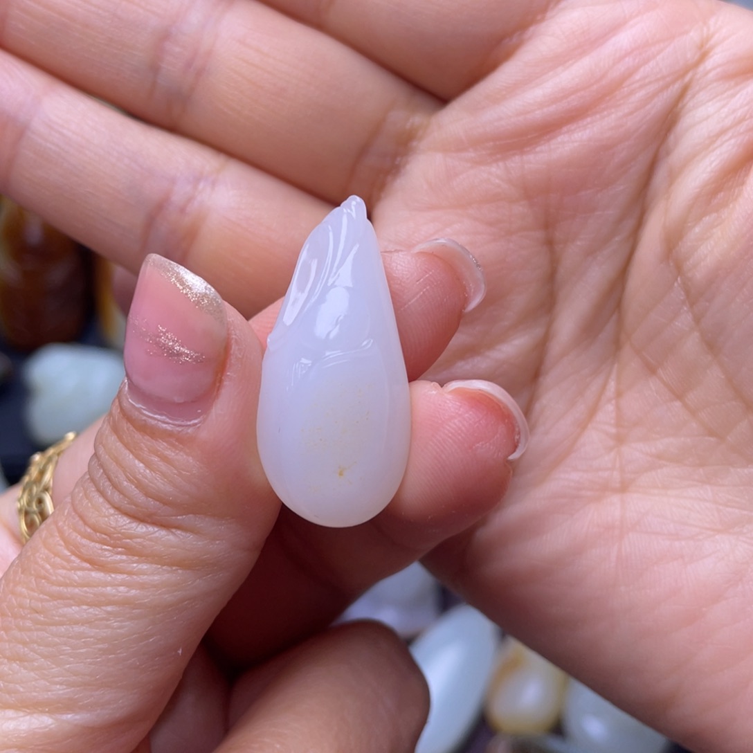 和田玉颈饰未镶嵌钱*子