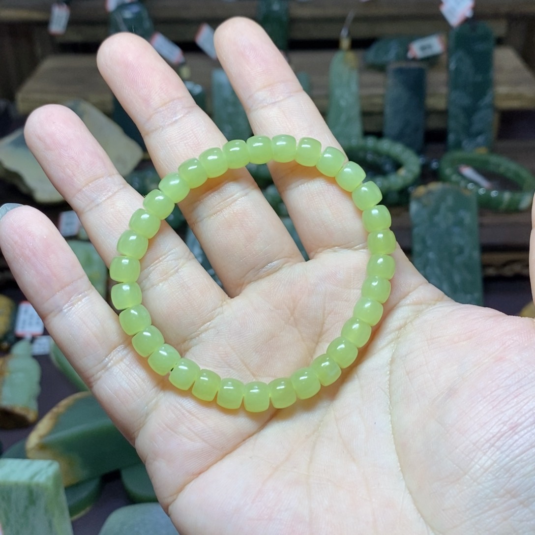 岫岩老玉（透闪石质玉）手链未镶嵌烟*