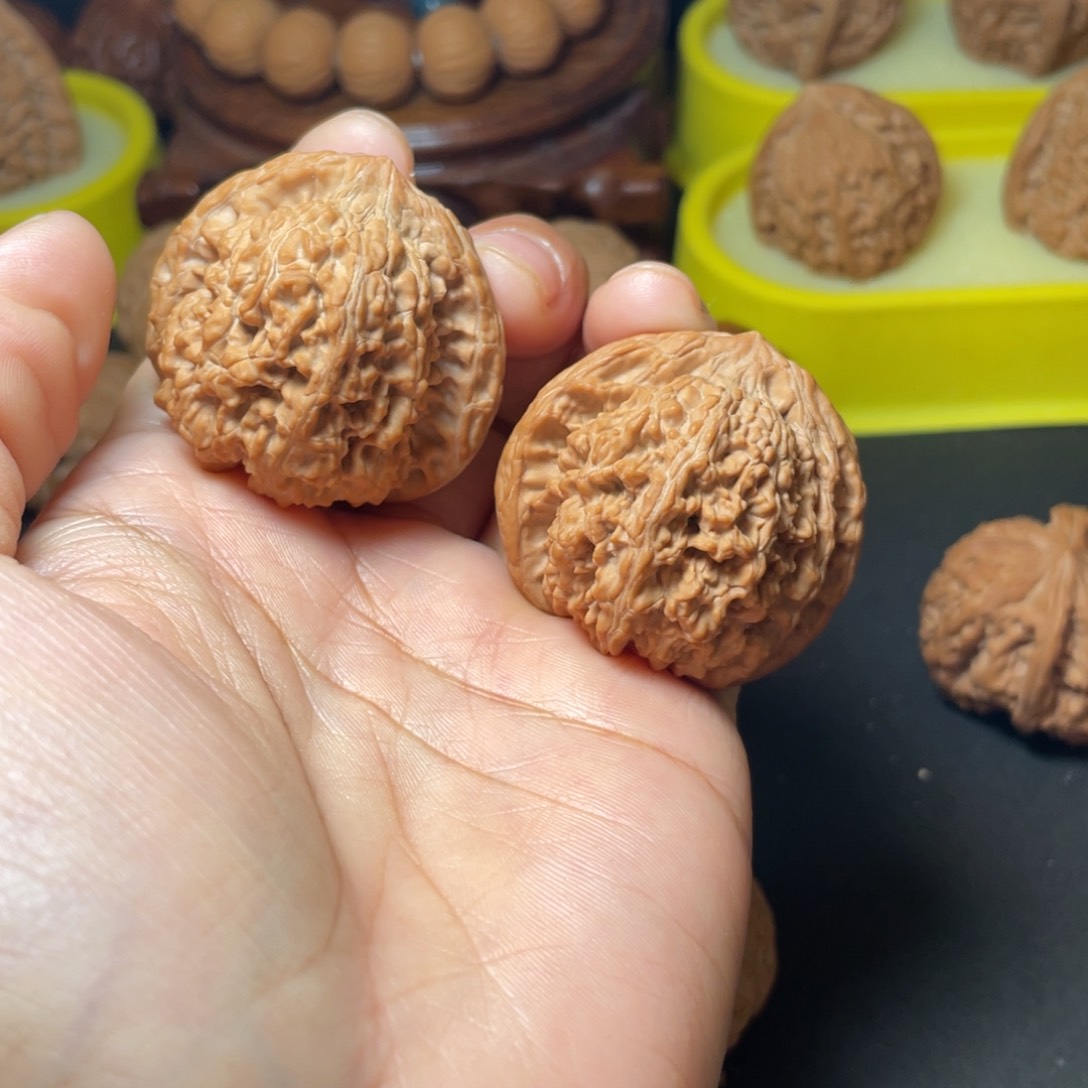 桃核把件摄****信文玩核桃满天星