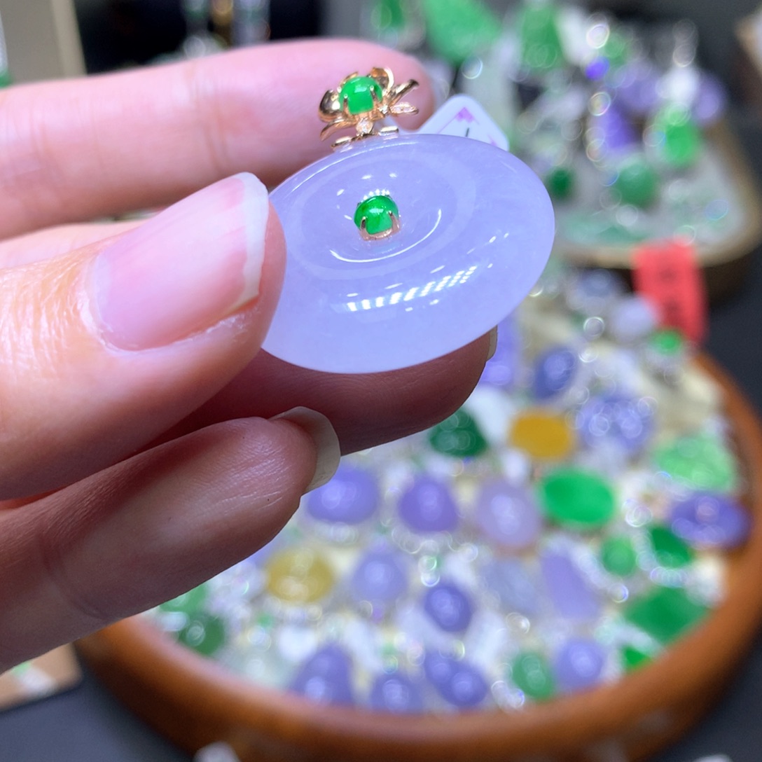 【闪购商品】翡翠颈饰18K金镶嵌翡翠吊坠项链