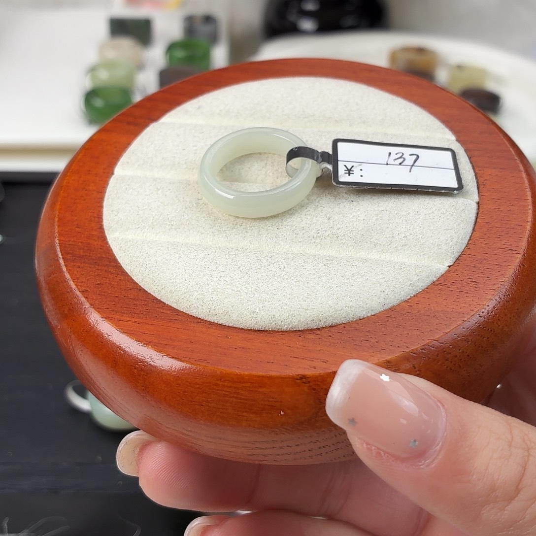 和田玉未镶嵌戒指Q91奶白泥鳅背内径17.3