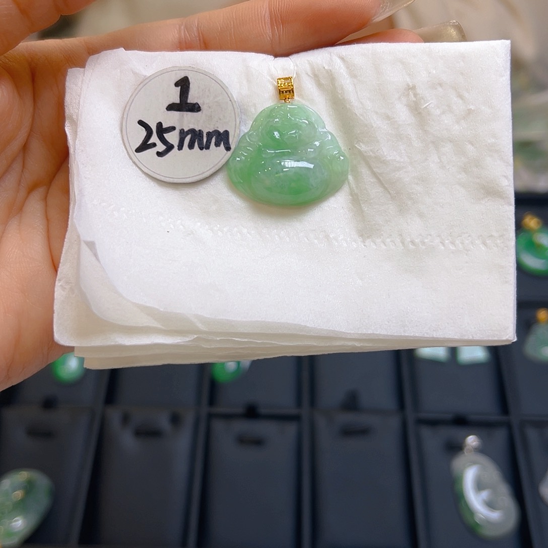 翡翠颈饰18K金镶嵌翡翠