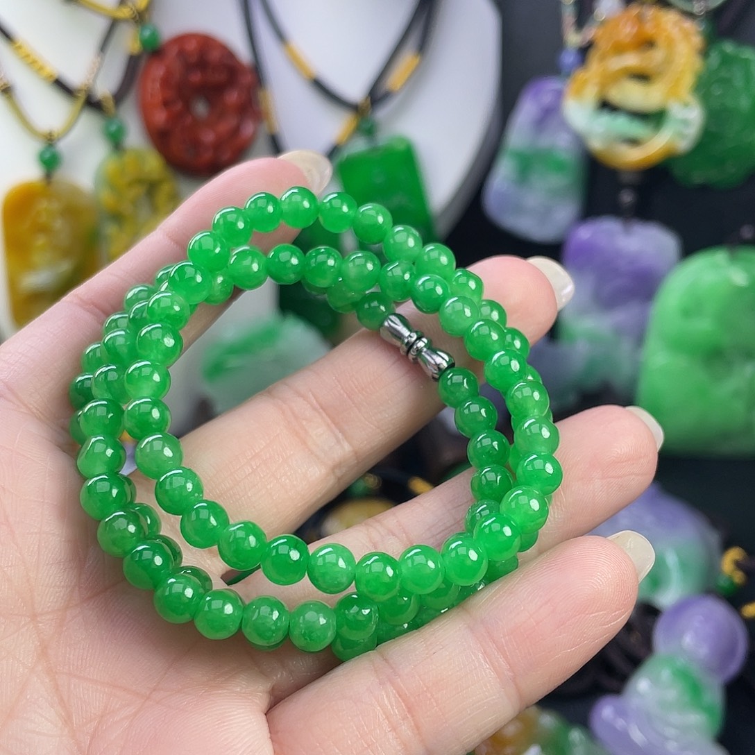 翡翠未镶嵌吊坠(赠链)