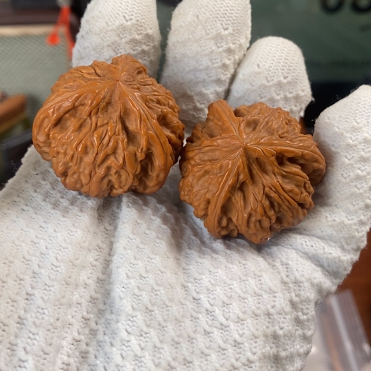 【闪购商品】桃核手串O****！新年快乐三棱