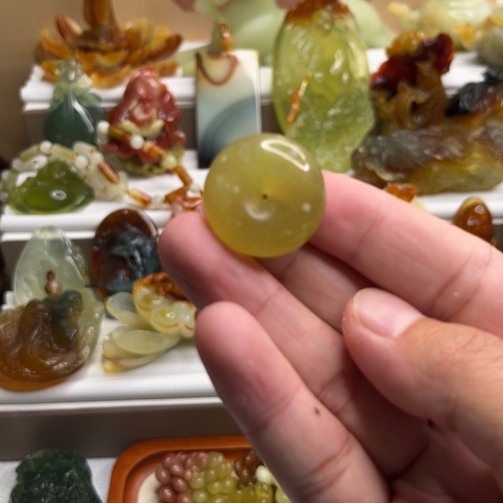 蛇纹石玉未镶嵌挂件