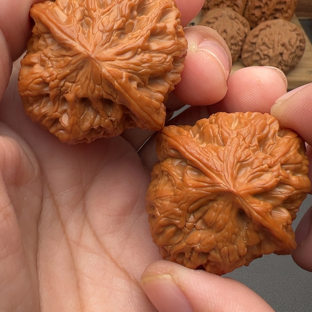 把件文玩核桃红牛