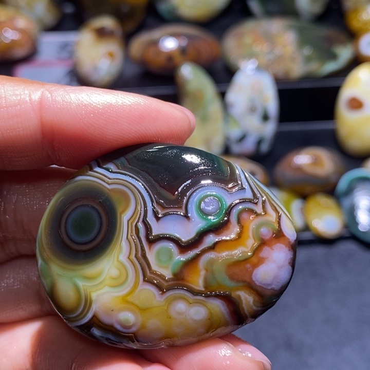 玛瑙/玉髓未镶嵌珠宝奇石24