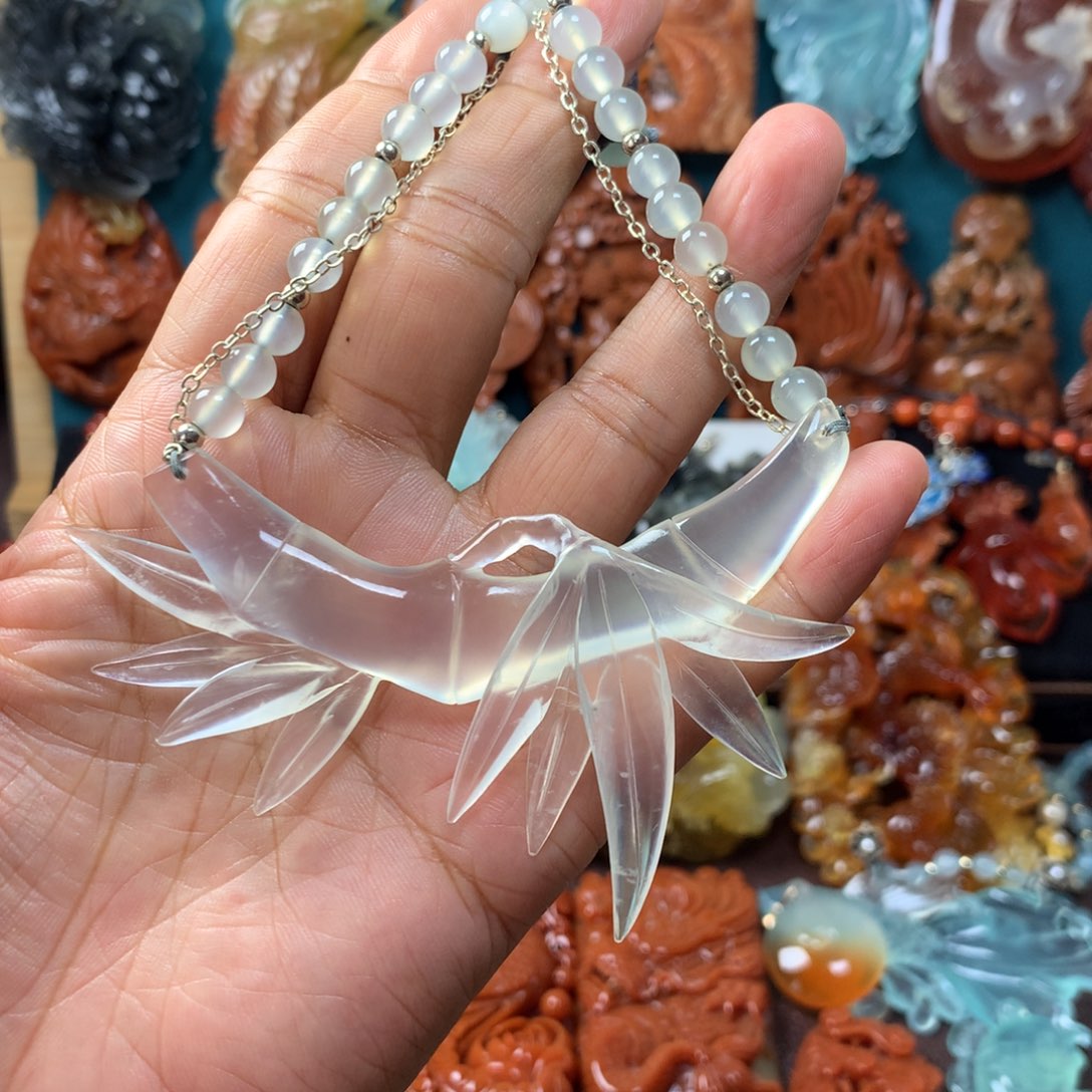 蛇纹石玉挂坠未镶嵌