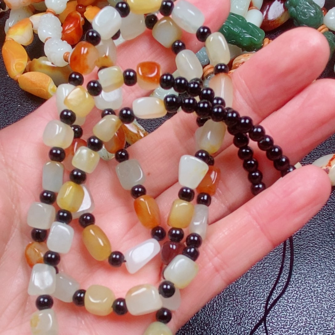 和田玉颈饰未镶嵌