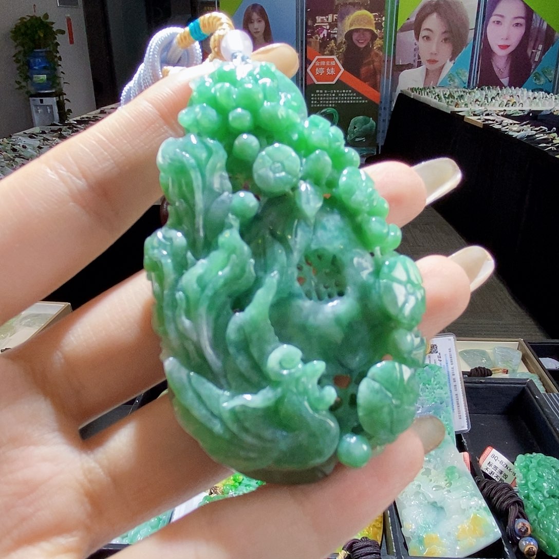 颈饰未镶嵌翡翠翡翠